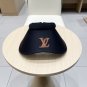 LV classic baseball cap, a versatile item that looks great no matter how you pair it (41)
