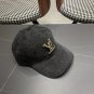 LV classic baseball cap, a versatile item that looks great no matter how you pair it (43)
