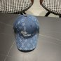LV classic baseball cap, a versatile item that looks great no matter how you pair it (55)