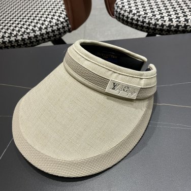 LV classic baseball cap, a versatile item that looks great no matter how you pair it (61)