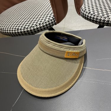 LV classic baseball cap, a versatile item that looks great no matter how you pair it (62)