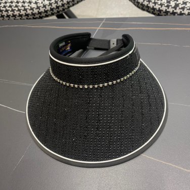 LV classic baseball cap, a versatile item that looks great no matter how you pair it (67)