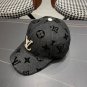 LV classic baseball cap, a versatile item that looks great no matter how you pair it (68)
