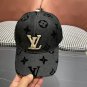 LV classic baseball cap, a versatile item that looks great no matter how you pair it (68)