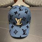 LV classic baseball cap, a versatile item that looks great no matter how you pair it (70)