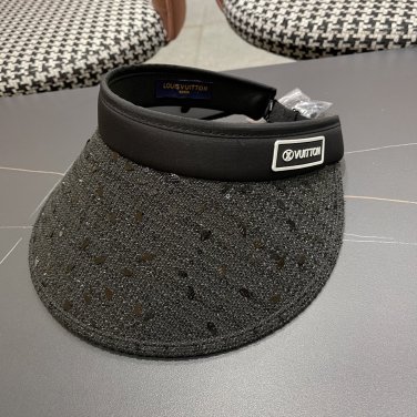LV classic baseball cap, a versatile item that looks great no matter how you pair it (72)
