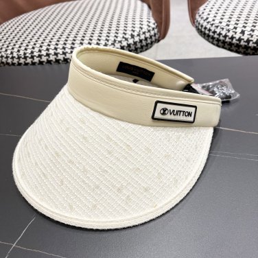 LV classic baseball cap, a versatile item that looks great no matter how you pair it (73)
