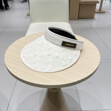 LV classic baseball cap, a versatile item that looks great no matter how you pair it (80)