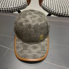 LV classic baseball cap, a versatile item that looks great no matter how you pair it (92)