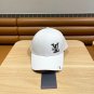 LV classic baseball cap, a versatile item that looks great no matter how you pair it (96)
