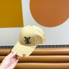 LV classic baseball cap, a versatile item that looks great no matter how you pair it (97)