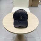 LV classic baseball cap, a versatile item that looks great no matter how you pair it (100)