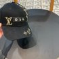 LV classic baseball cap, a versatile item that looks great no matter how you pair it (103)