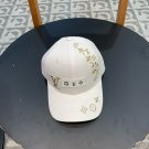 LV classic baseball cap, a versatile item that looks great no matter how you pair it (104)