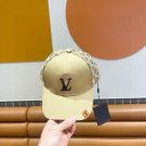 LV classic baseball cap, a versatile item that looks great no matter how you pair it (106)