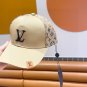 LV classic baseball cap, a versatile item that looks great no matter how you pair it (106)