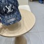 LV classic baseball cap, a versatile item that looks great no matter how you pair it (111)
