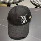 LV classic baseball cap, a versatile item that looks great no matter how you pair it (113)