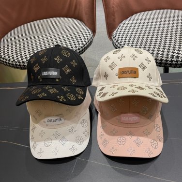 LV classic baseball cap, a versatile item that looks great no matter how you pair it (116)