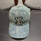 LV classic baseball cap, a versatile item that looks great no matter how you pair it (119)