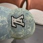 LV classic baseball cap, a versatile item that looks great no matter how you pair it (119)