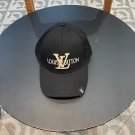 LV classic baseball cap, a versatile item that looks great no matter how you pair it (121)
