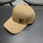 LV classic baseball cap, a versatile item that looks great no matter how you pair it (133)