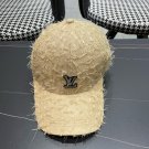 LV classic baseball cap, a versatile item that looks great no matter how you pair it (138)