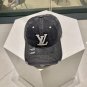 LV classic baseball cap, a versatile item that looks great no matter how you pair it (139)