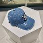 LV classic baseball cap, a versatile item that looks great no matter how you pair it (140)