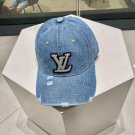 LV classic baseball cap, a versatile item that looks great no matter how you pair it (141)