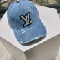 LV classic baseball cap, a versatile item that looks great no matter how you pair it (141)