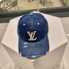 LV classic baseball cap, a versatile item that looks great no matter how you pair it (142)