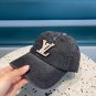 LV classic baseball cap, a versatile item that looks great no matter how you pair it (145)
