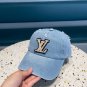 LV classic baseball cap, a versatile item that looks great no matter how you pair it (146)