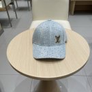 LV classic baseball cap, a versatile item that looks great no matter how you pair it (150)