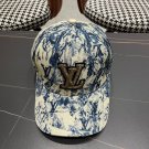 LV classic baseball cap, a versatile item that looks great no matter how you pair it (159)