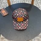 LV classic baseball cap, a versatile item that looks great no matter how you pair it (163)