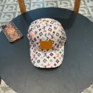 LV classic baseball cap, a versatile item that looks great no matter how you pair it (164)
