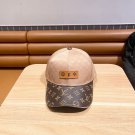 LV classic baseball cap, a versatile item that looks great no matter how you pair it (174)
