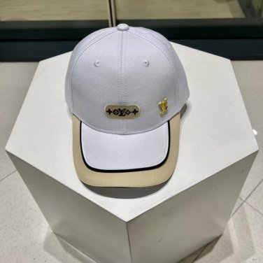 LV classic baseball cap, a versatile item that looks great no matter how you pair it (177)