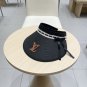 LV classic baseball cap, a versatile item that looks great no matter how you pair it (183)