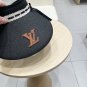 LV classic baseball cap, a versatile item that looks great no matter how you pair it (183)