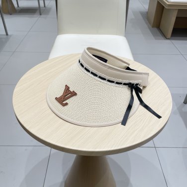 LV classic baseball cap, a versatile item that looks great no matter how you pair it (184)