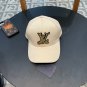 LV classic baseball cap, a versatile item that looks great no matter how you pair it (192)