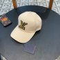 LV classic baseball cap, a versatile item that looks great no matter how you pair it (192)