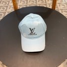 LV classic baseball cap, a versatile item that looks great no matter how you pair it (195)