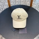 LV classic baseball cap, a versatile item that looks great no matter how you pair it (196)