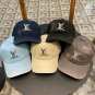 LV classic baseball cap, a versatile item that looks great no matter how you pair it (196)