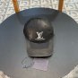LV classic baseball cap, a versatile item that looks great no matter how you pair it (198)